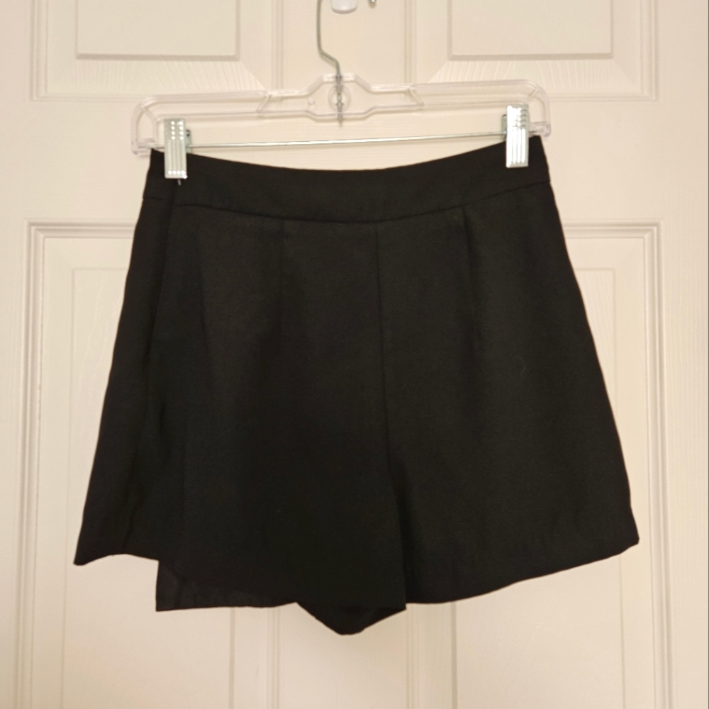 Skort - Picture 2 of 3